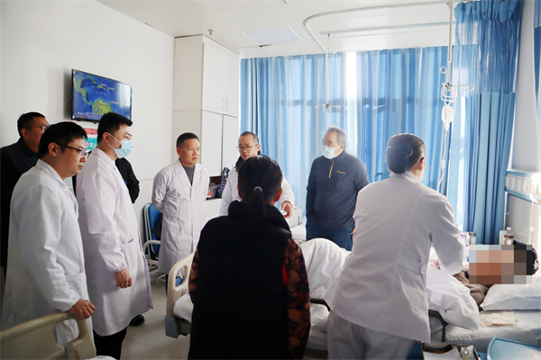 ���Ҵ����ͱ�������ѧ�Ʒ�չ��������ʡר�ҷ����ų�Ա�����ƽ���ݰ�پ������е�������ҽԺָ������