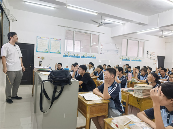 ɽ̫԰ֵĿչҽҩĻУ԰