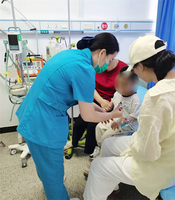 急诊科:生命急救场中的温情守护