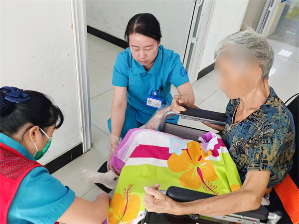 急诊科:生命急救场中的温情守护