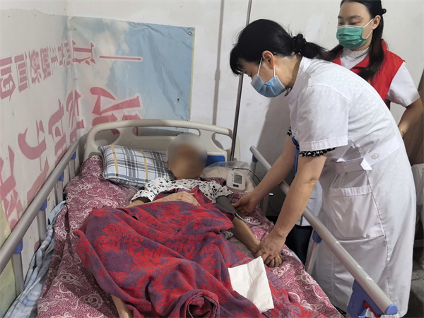 仁心守护!珠山区太白园街道家庭医生团队情暖 95 岁独居老人