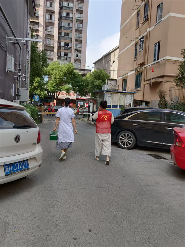 仁心守护!珠山区太白园街道家庭医生团队情暖 95 岁独居老人