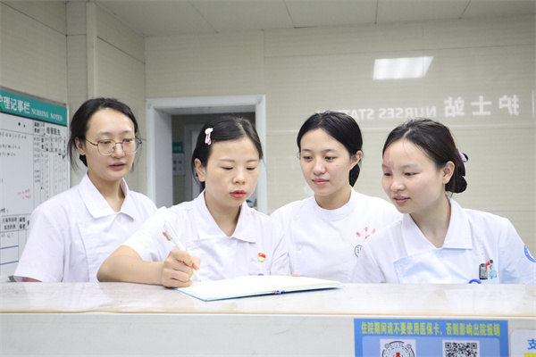 【医德医风】景德镇市第三人民医院消化内科护士长吴白慧:用心呵护病患  传递爱与信心