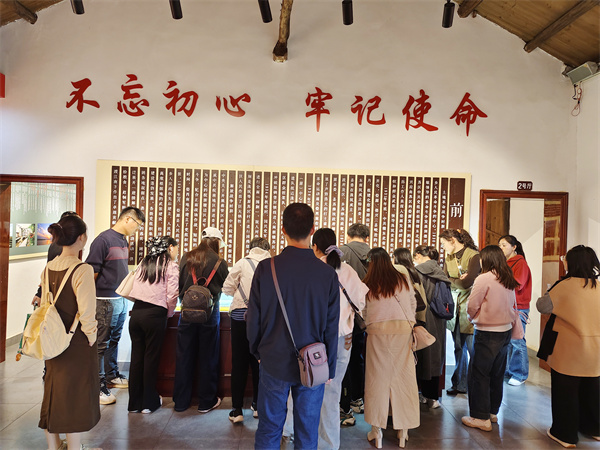 ǹʷ кɫ򡪡еҽԺԱԴ䨿Ӵɫؿչ⵳