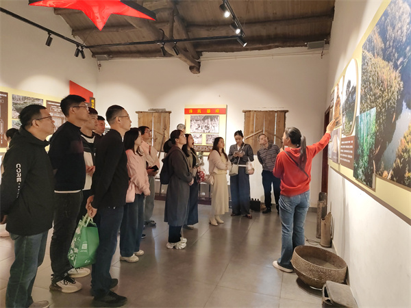 ǹʷ кɫ򡪡еҽԺԱԴ䨿Ӵɫؿչ⵳