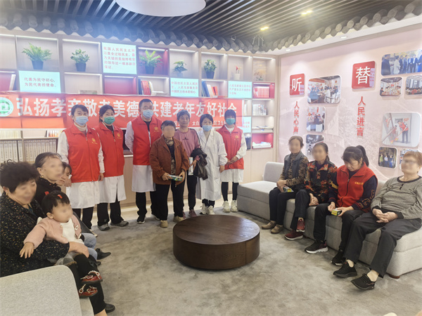 ůͽ Т׾жɽ̫԰ֵľٰ쾴